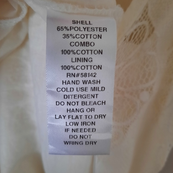 Classic Lace Dress - Picture 5 of 8